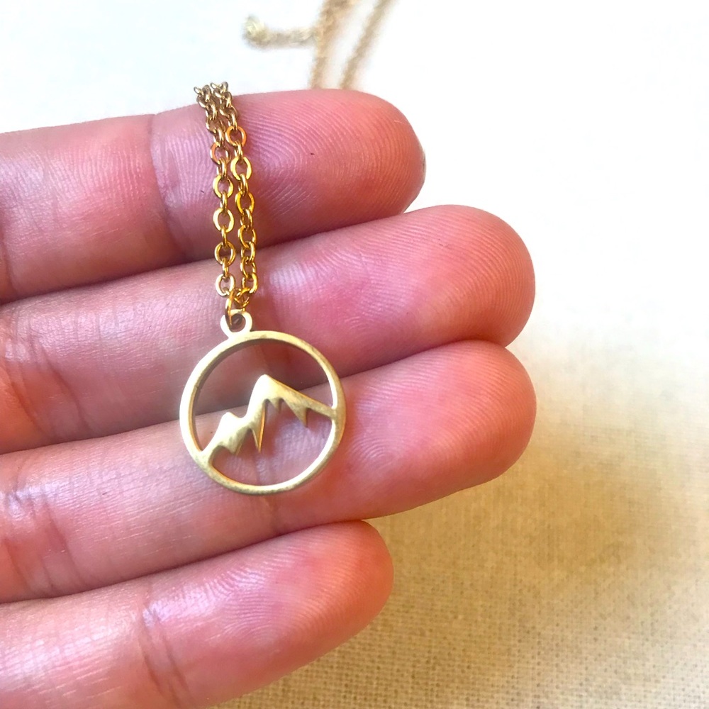 Gold plated mountain cutout charm necklace NWOT
